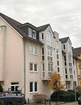 Charmante Dachgeschoss-Wohnung mit vielseitig nutzbarem Spitzboden im Dichterviertel von Mülheim - Mülheim (Ruhr)