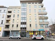 Zentrale Wohnung (vermietet), unweit dem Volkspark am Weinberg, mit Wintergarten und TG-Stellplatz - Ideal für Kapitalanleger! - Berlin