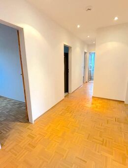 Charmantes Zuhause mit Balkon und eigener Garage! - Schönkirchen - Schönkirchen