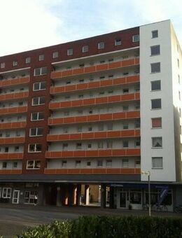 vollständig sanierte 2 Zimmerwohnung mit Aufzug und Balkon - Elmshorn