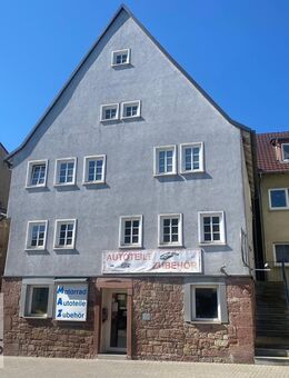 Vielseitiges Wohn- und Geschäftshaus mit Werkstatt und Ladenfläche in zentraler Lage - Walldürn
