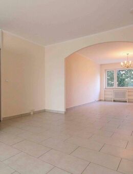 Familienfreundliche 4-Zi-Wohnung mit Balkon, separatem Gäste-WC und TG in Wiesbaden-Nordenstadt - Wiesbaden