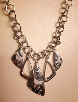 Kette mit Anhänger und Glitzisteinen silber - Frankfurt (Main) Zeilsheim