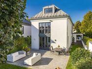 Modernes Einfamilienhaus mit Wärmepumpe in sehr begehrter, ruhiger Villenlage - München
