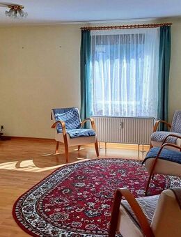 Grosszügige 2,5-Zimmer-Wohnung mit Gemeinschaftsgarten und Tiefgaragenstellplatz - Böblingen