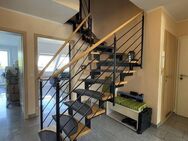 Maisonette-Wohnung mit 4 Zimmern, Balkon, Dachterrasse und Garage - Zentrale, ruhige Lage - Mülheim (Ruhr)