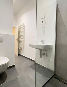 PROVISIONSFREI: Top sanierte 2 Zi. Whg. mit Balkon nahe Ku'damm - Berlin