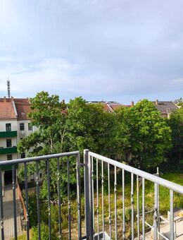 Frisch renoviert - Tolle 2-R-Whg. mit Südbalkon, Bad mit Fenster und Wanne, separate Küche - 2.Etage Cabriofenster! - Leipzig