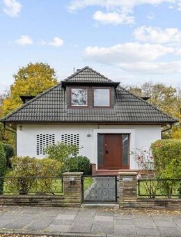 Familienfreundliches 5-Zimmer-Einfamilienhaus mit tollem Garten in ruhiger Lage von Hamburg-Sülldorf - Hamburg