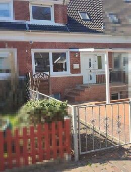 Charmantes Reihenhaus mit Garten, Hochterrasse & Einbauküche - Emden
