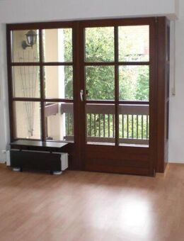 4-Zimmer-Wohnung mit Außenstellplatz in Buckenhof, Eisenstr. - Buckenhof