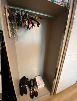 Großer Kleiderschrank mit Schiebetüren - Freiburg (Breisgau)