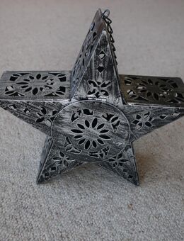 Teelichthalter Stern Metall zum Aufhängen silber schwarz 22 cm - Niddatal