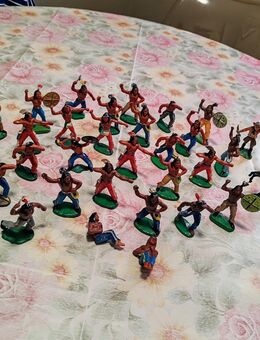Indianer Sammelfiguren aus DDR Zeiten zu verkaufen - Wolgast