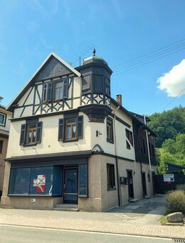 Einzigartiges Investment: Freistehendes Zweifamilienhaus mit Gewerbeeinheit & Baugrundstück - Bad Wildbad Zentrum