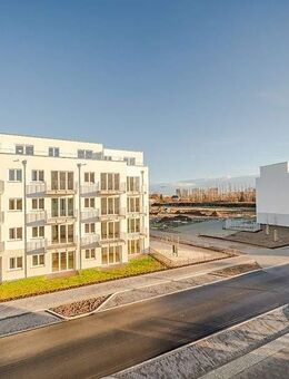 Dachgeschosswohnung mit Fußbodenheizung und Terrasse - Berlin