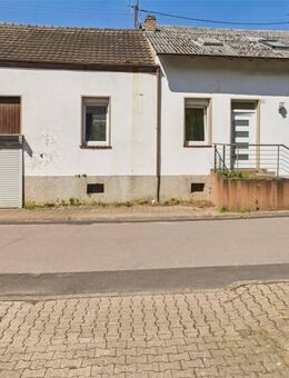 FREISTEHENDES WOHNHAUS MIT ÜBERDACHTEM BALKON UND SICHT INS GRÜNE IN FREUDENBURG! - Freudenburg
