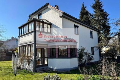 Wohnhaus für die ganze Familie auf großzügigem Grundstück