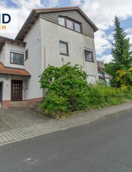 Wohnoase für die ganze Familie: Frei stehendes Haus mit großem Garten und Wintergarten! - Borken (Hessen)
