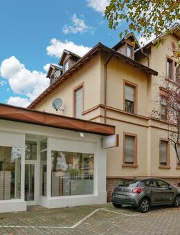 Wohnung mit Gewerbeeinheit in Bühl! Eine gute Adresse für Ihr Geld! - Bühl