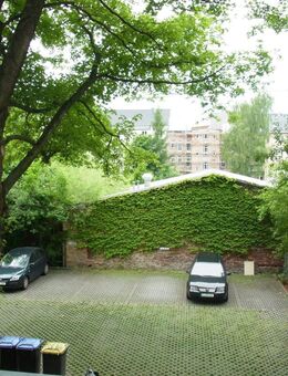 Seitenstraße, West Balkon, Tageslichtbad mit Stellplatzoption - Chemnitz