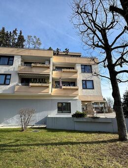 Möblierte gepflegte 2-Zimmer-Wohnung mit Südbalkon - Stadtbergen