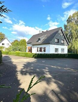 Wohnen und Leben mit Charme auf großzügigem Grundstück! - Bornheim (Nordrhein-Westfalen)