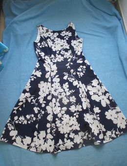 NEU mit ETIKETT * Cocktail * Ausgeh * Anlass * Blumen * Blüten * Flower- Power * Swarovski * Strass * Kristalle * Midi * Träger- Kleid "VERA MONT" Gr. 44- 46/ L- XL * dunkel- tinten- blau * weiß * - Riedlingen
