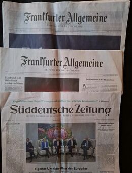 3 Zeitungen 2 Frankfurter Allgemeine Zeitung 1 Süddeutsche Zeitung aus Nov. 2025 - Essen