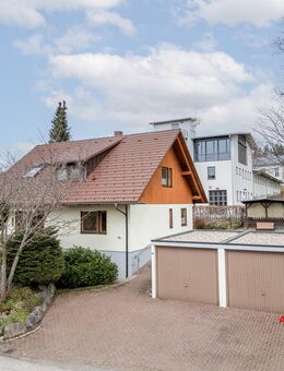 * Reserviert* Zwei Wohnungen unter einem Dach - Haus mit Garten und Doppelgarage - Sankt Georgen (Schwarzwald)