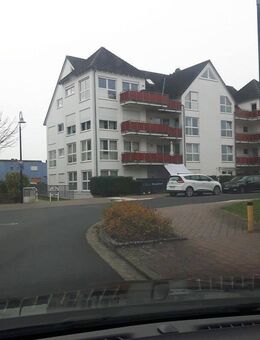 Helle 2-Zimmer-Wohnung im Dachgeschoss in ruhiger Lage mit Balkon und tollem Blick über Limburg! - Limburg (Lahn)