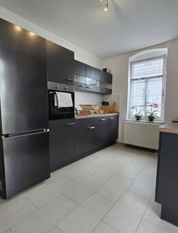 großzügig, helle 4-Zimmerwohnung in gepflegter Wohnanlage mit Balkon zu verkaufen - Pirna