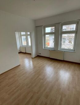 Helle 2,5-Zimmer-Balkon-Wohnung in ruhiger Lage - Zeitz