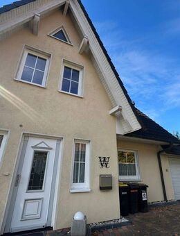 Freistehendes Einfamilienhaus mit Doppelgarage in ruhiger Lage - Burgdorf (Landkreis Region Hannover)