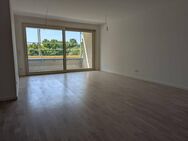 Vier Zimmer mit Weitblick: Helle Wohnung mit großzügiger Loggia - Steinheim (Murr)