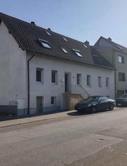Provisionsfrei! 4-Familienhaus in Neunkirchen - frisch renoviert, sofort nutzbar - Neunkirchen (Saarland)