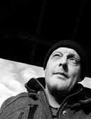 Er sucht sie in 22089