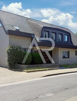 Großzügige Stadtvilla mit Pool, Galerie und sonnigem Grundstück in ruhiger Lage von Jülich! - Jülich