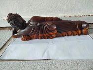 Gebrauchte liegende Buddhafigur aus Holz - Dettenheim