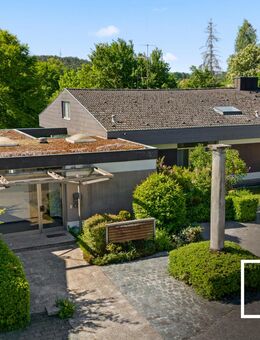 Zwei Wohnhäuser! Großzügiges Familiendomizil mit flexibler Nutzung und Gartenidylle in Bayreuth - Bayreuth