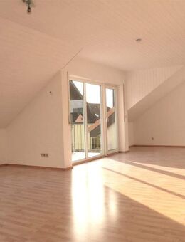 Großzügige 3 Zimmer Wohnung mit schönem Balkon - Obertshausen