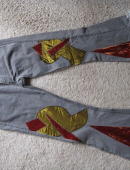 Jeanshose mit besonderer Gestaltung - Kassel