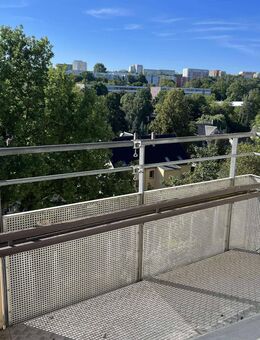Schöne Eigentumswohnung mit Balkon und Einbauküche! - Chemnitz