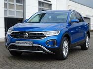 VW T-Roc, 1.5 TSI Life, Jahr 2023 - Meißen