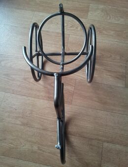 Flaschenhalter aus Metall - Brechen