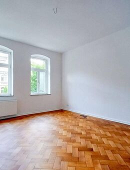 Großzügige und teilsanierte 4-Zimmer-Wohnung mit Balkon in ruhiger Lage - Parkstraße, 1. OG - Kassel
