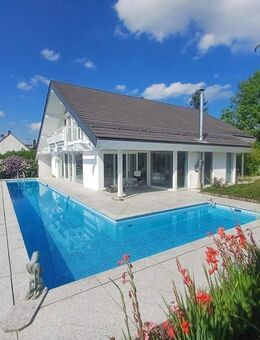 Hennef Höhenlage: Traumhaft wohnen im exklusiven DAVINCI Haus mit Sauna und fantastischem Pool - Hennef (Sieg)