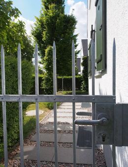 Zeitlose Eleganz in Bestlage: Ensembleschutz-Immobilie mit modernem Anbau - Regensburg