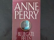 Bluegate Fields von Anne Perry (Thomas Pitt Novel) auf englisch (Taschenbuch) - Essen