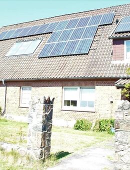 Attraktives Haus mit Zwei Wohneinheiten, Bürogebäude + Stallungen - Suderburg